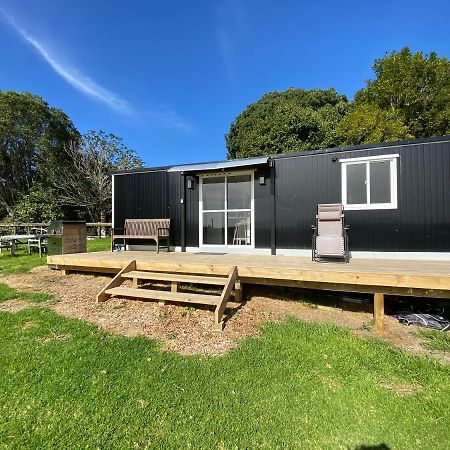Cosy Cabin To Stay Even Better Than Glamping Pukekohe Dış mekan fotoğraf