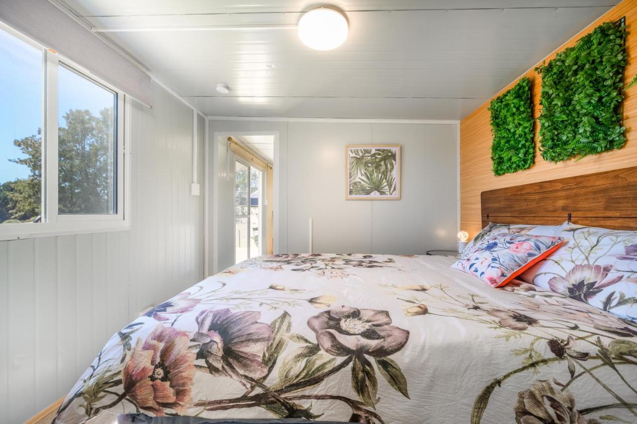 Cosy Cabin To Stay Even Better Than Glamping Pukekohe Dış mekan fotoğraf